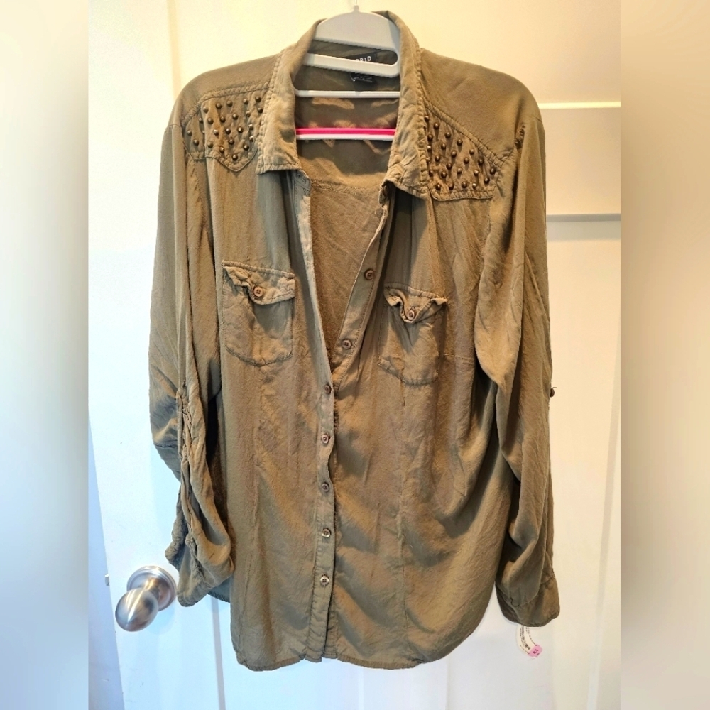 Torrid Olive Green Studded Button Down Shirt  1 Roll Tab Sleeves Boho Utilit 1x